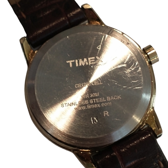 Timex Ladies Watch With Indiglo - Picture 6 of 8